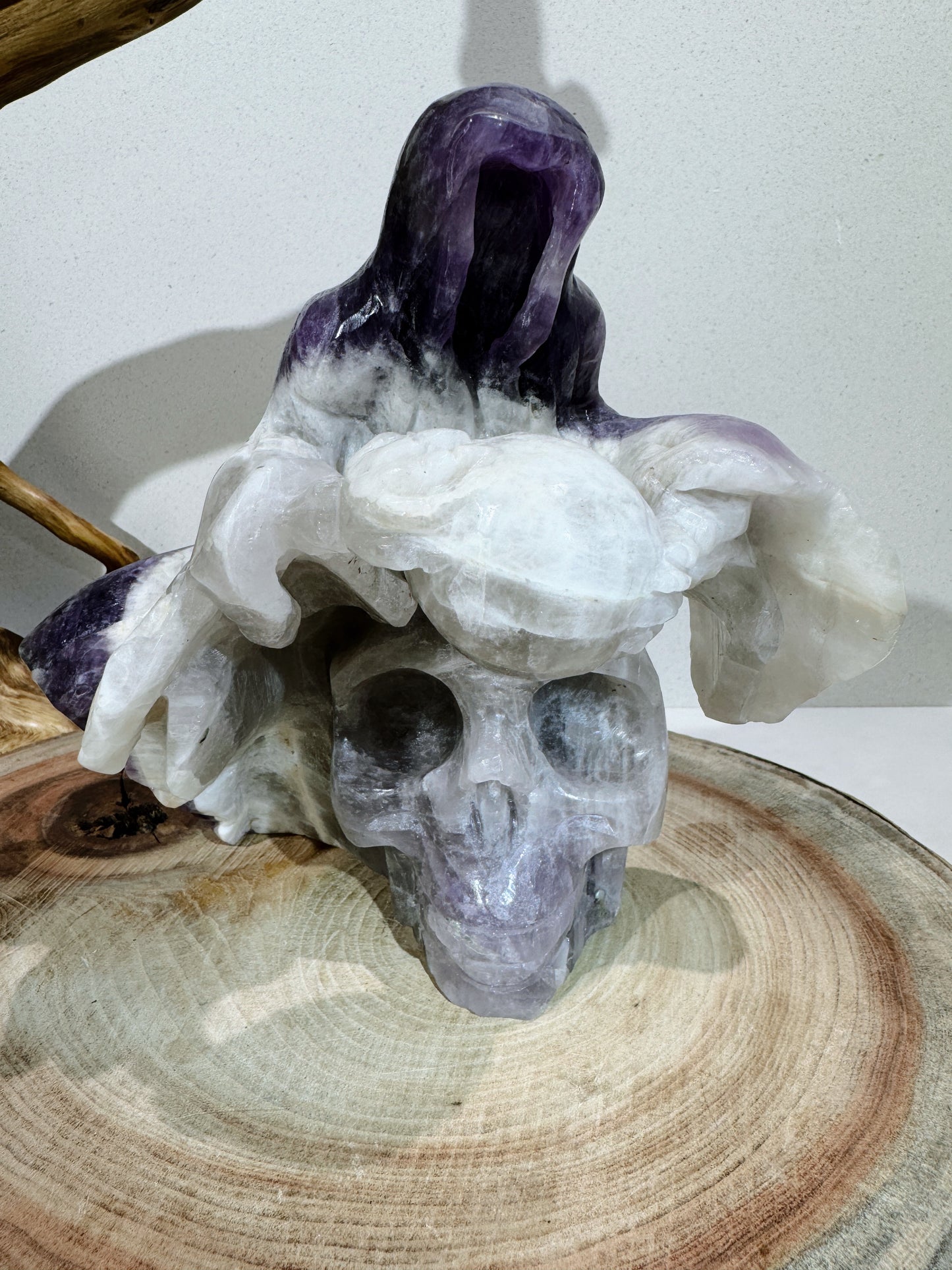 amrthyst skull with death hand carving