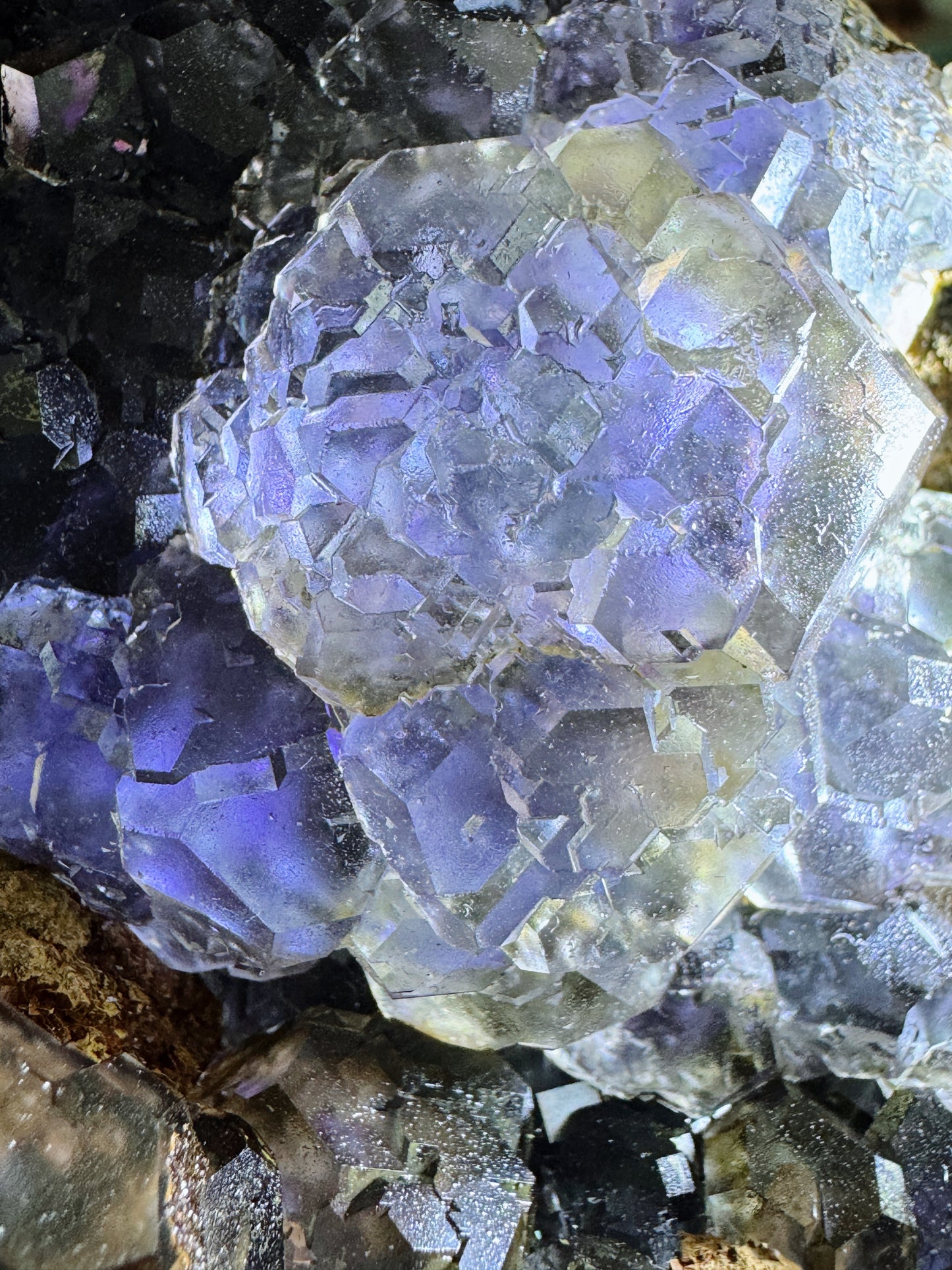 light with deep purple tanzanite fluorite